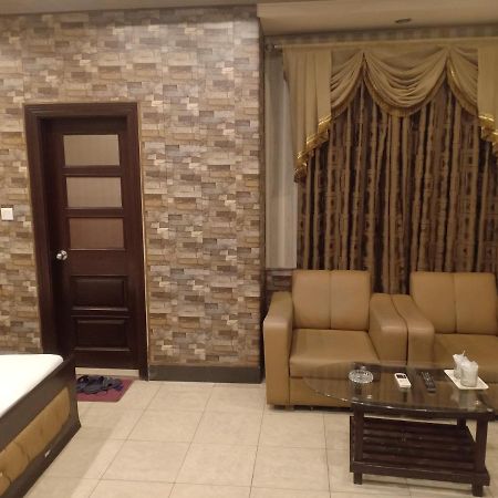 Hotel New Madina Faisalabad Buitenkant foto