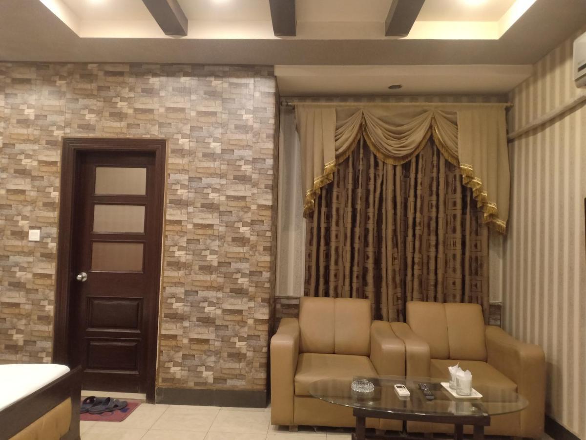 Hotel New Madina Faisalabad Buitenkant foto